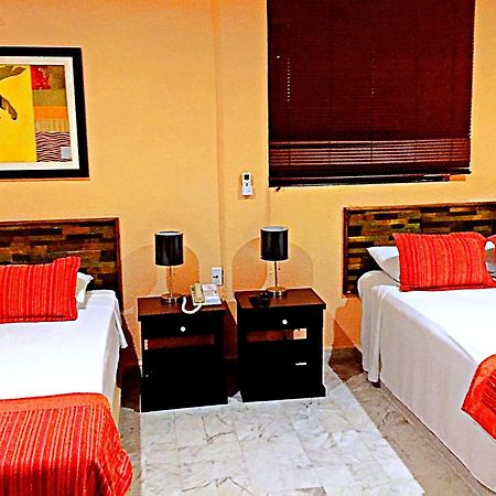 Hotel Versalles Suites Cancún Esterno foto