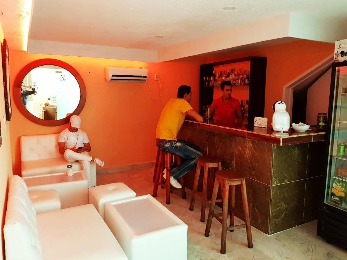 Hotel Versalles Suites Cancún Esterno foto