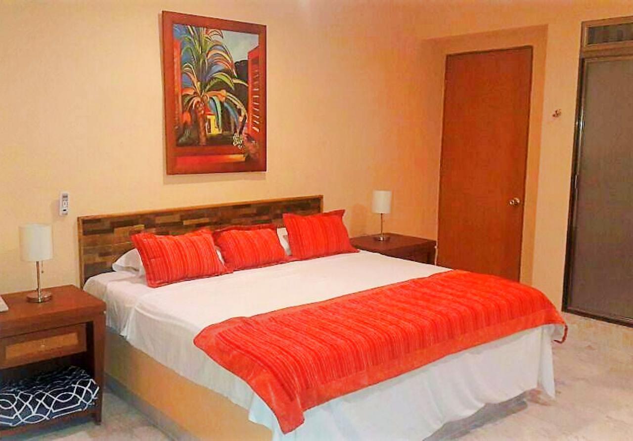 Hotel Versalles Suites Cancún Esterno foto