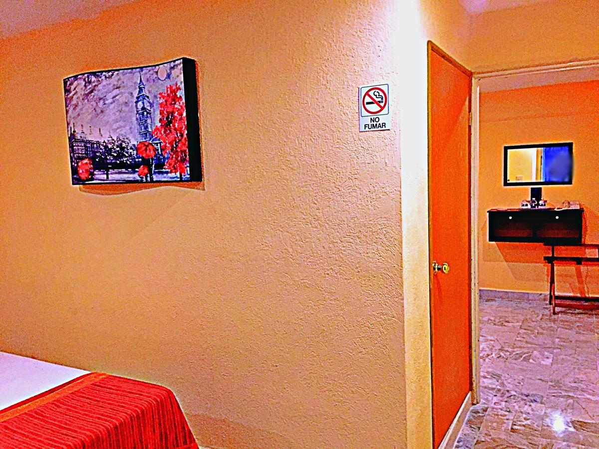 Hotel Versalles Suites Cancún Esterno foto