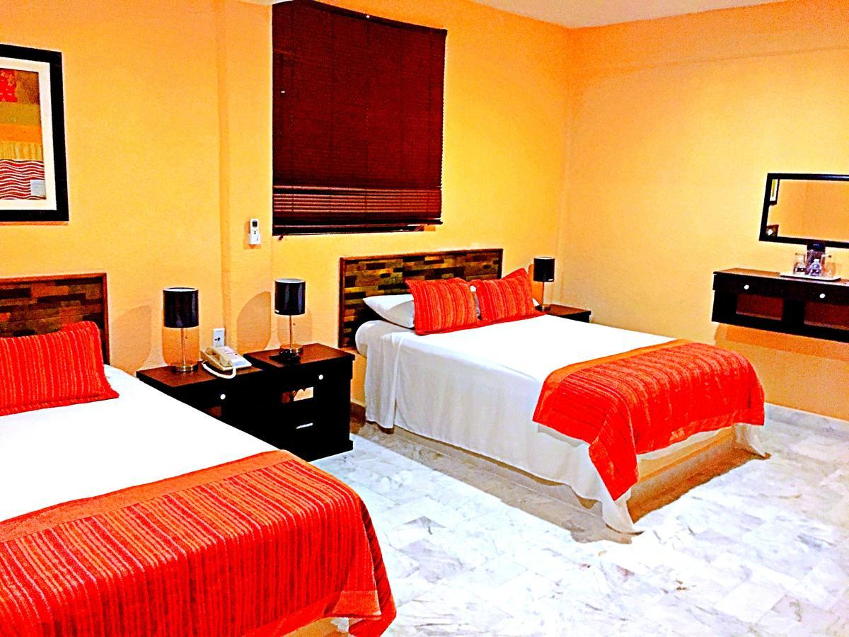 Hotel Versalles Suites Cancún Esterno foto