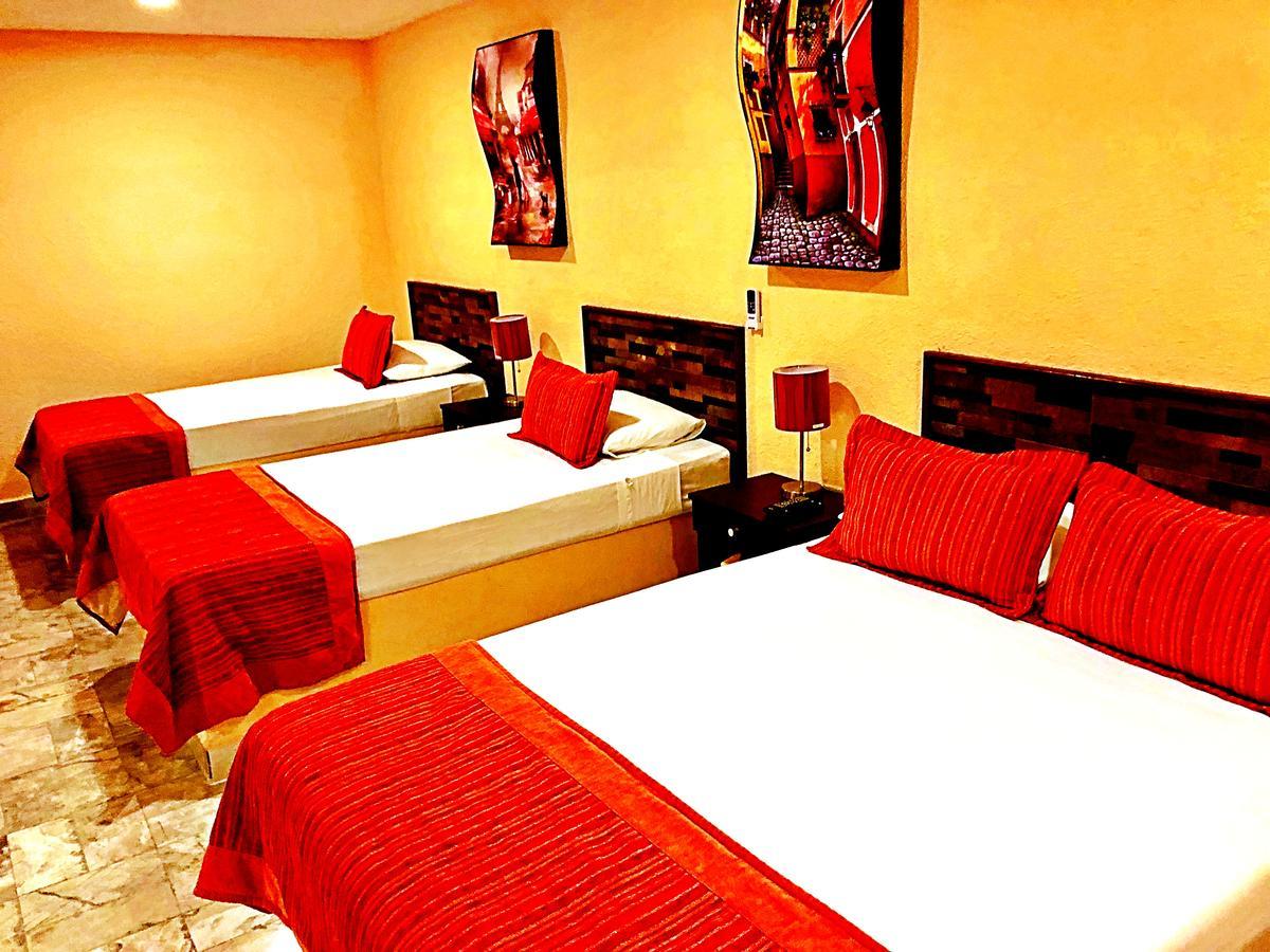 Hotel Versalles Suites Cancún Esterno foto
